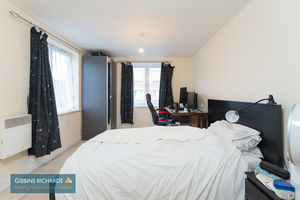 Bedroom- click for photo gallery